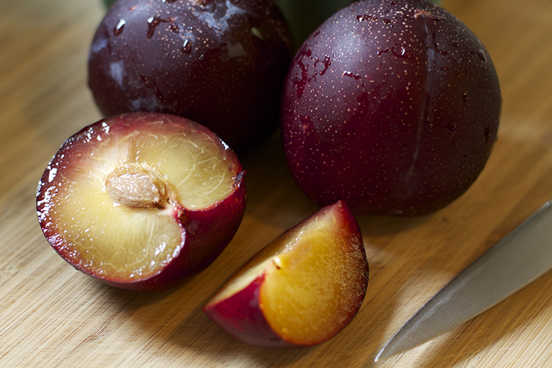 Can Guinea Pigs Eat Plums